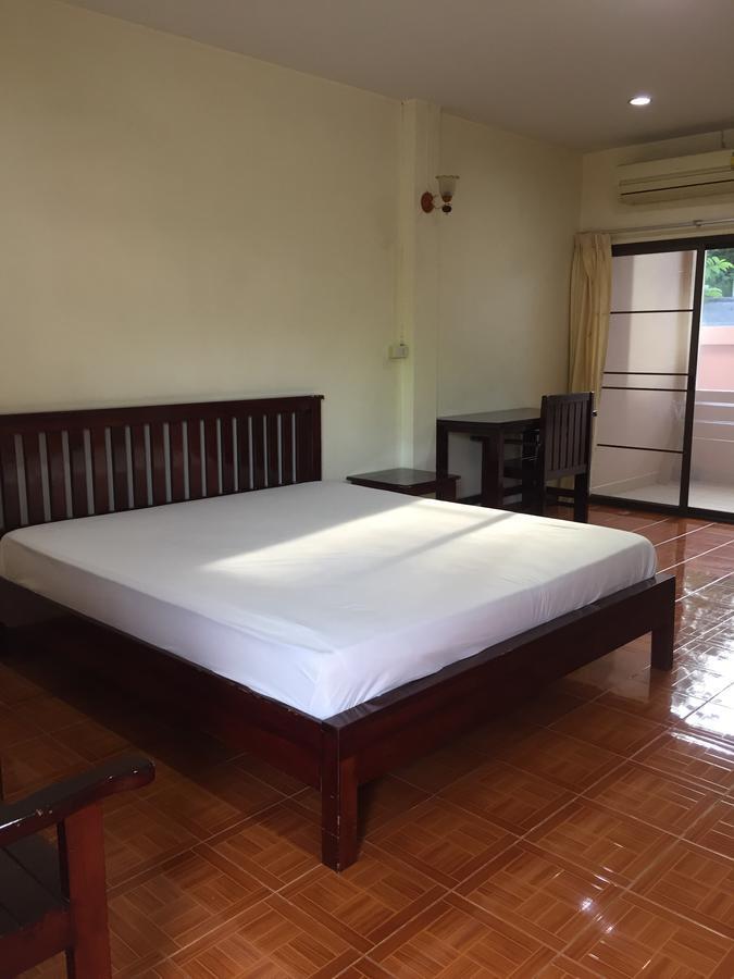 Poon Suk Hotel Kabin Buri Esterno foto