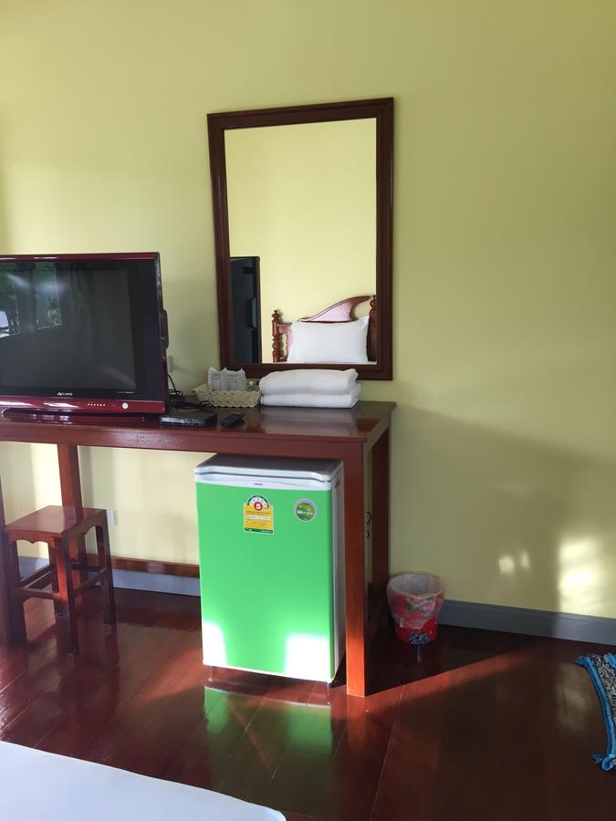 Poon Suk Hotel Kabin Buri Esterno foto