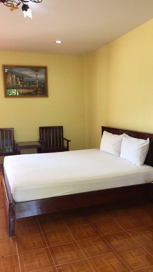 Poon Suk Hotel Kabin Buri Esterno foto